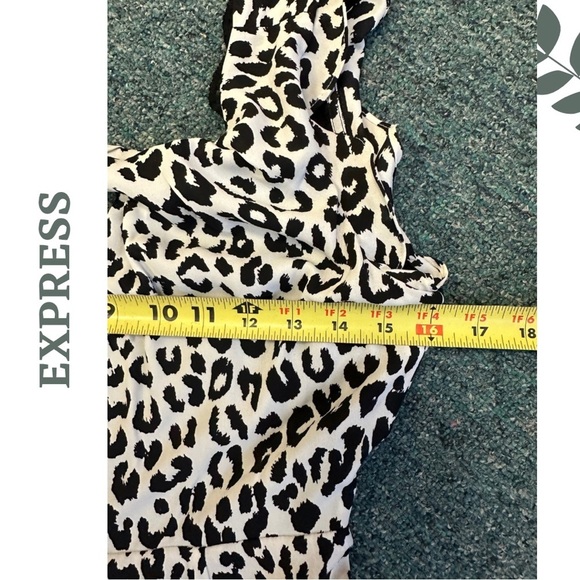 🛍️3/$30 Express Black White Mini Dress Open Back Lace Inlay Cap Sleeve Sz Small - Picture 9 of 11